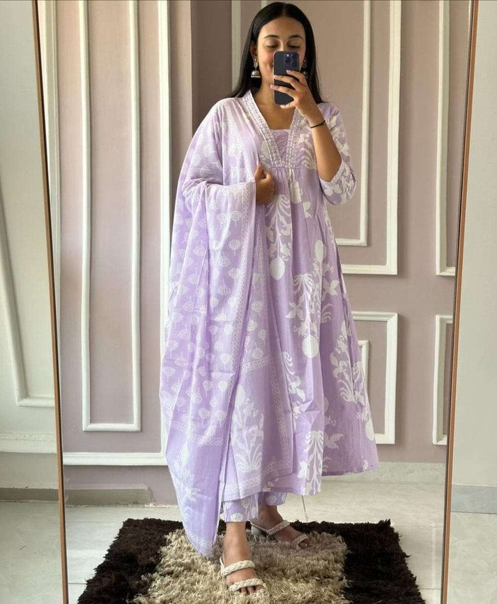 Premium Elegant Lavender Cotton Kurta Set For Women