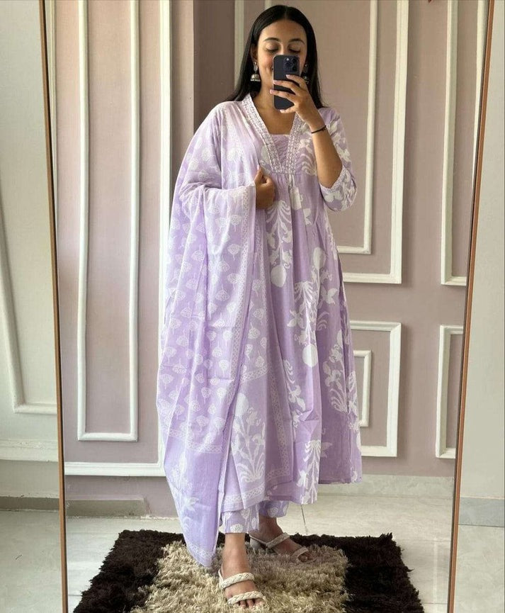 Premium Elegant Lavender Cotton Kurta Set For Women